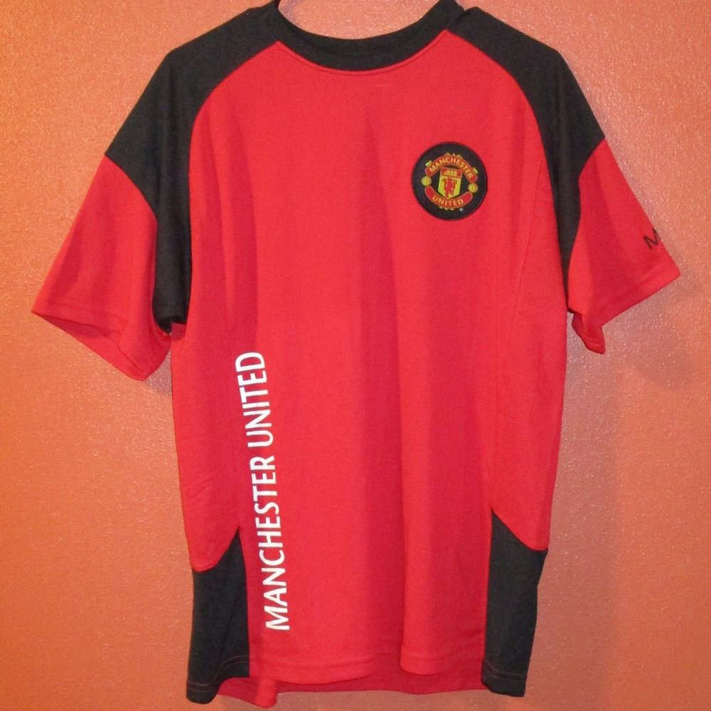 Soccer Shirt FIFA Manchester United NEW Woman Large Red Black Yellow Team Shirt